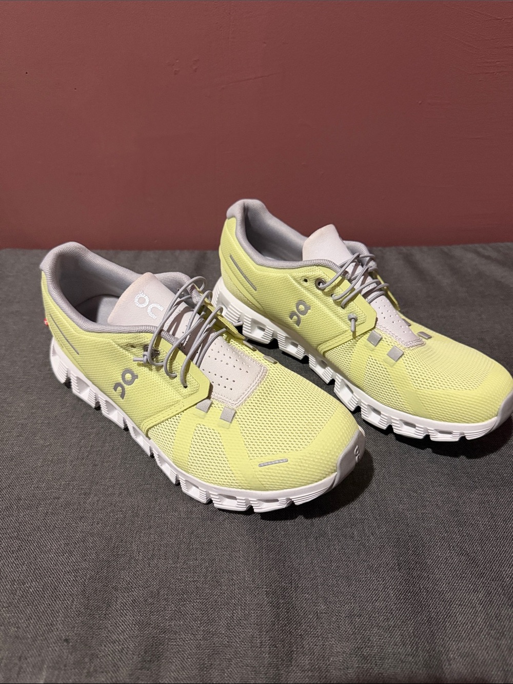 On Cloud Tec Running Shoes Hay/Frost Women size 8.5
